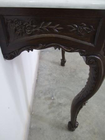 Consola con patas cabriolé